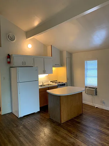 408 Ponder St #B Photo 1