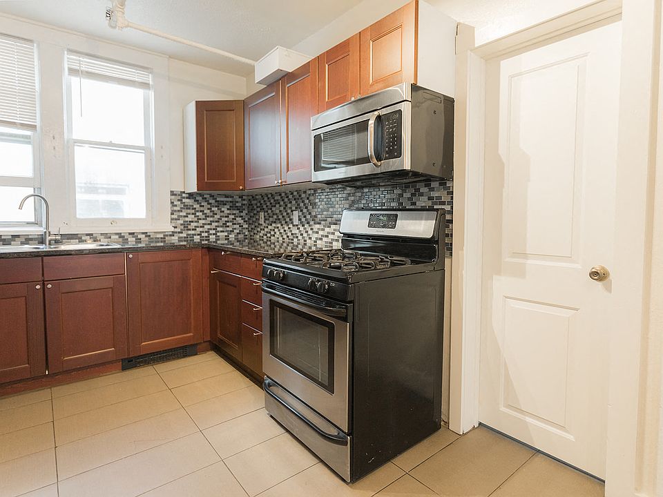 1080 13th Unit A Kitchen