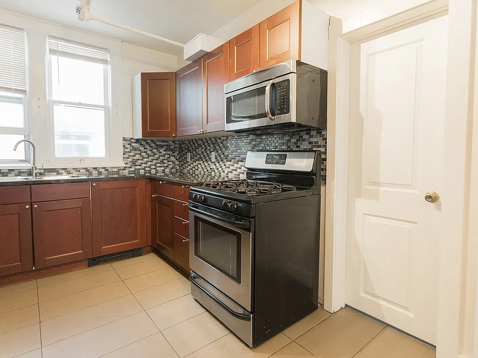 1080 13th Unit A Kitchen