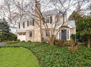 42 Oxford Rd, Manhasset, NY 11030