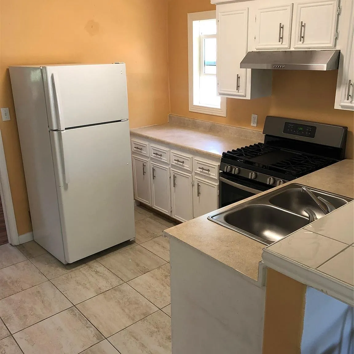 1 bed, 1.0 bath, 512 sqft, $800 — Photo 4