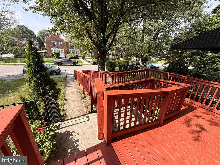 909 E Lake Ave #1 — Photo 42