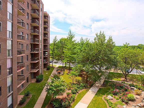 Stroll through our gorgeous community with amazing views