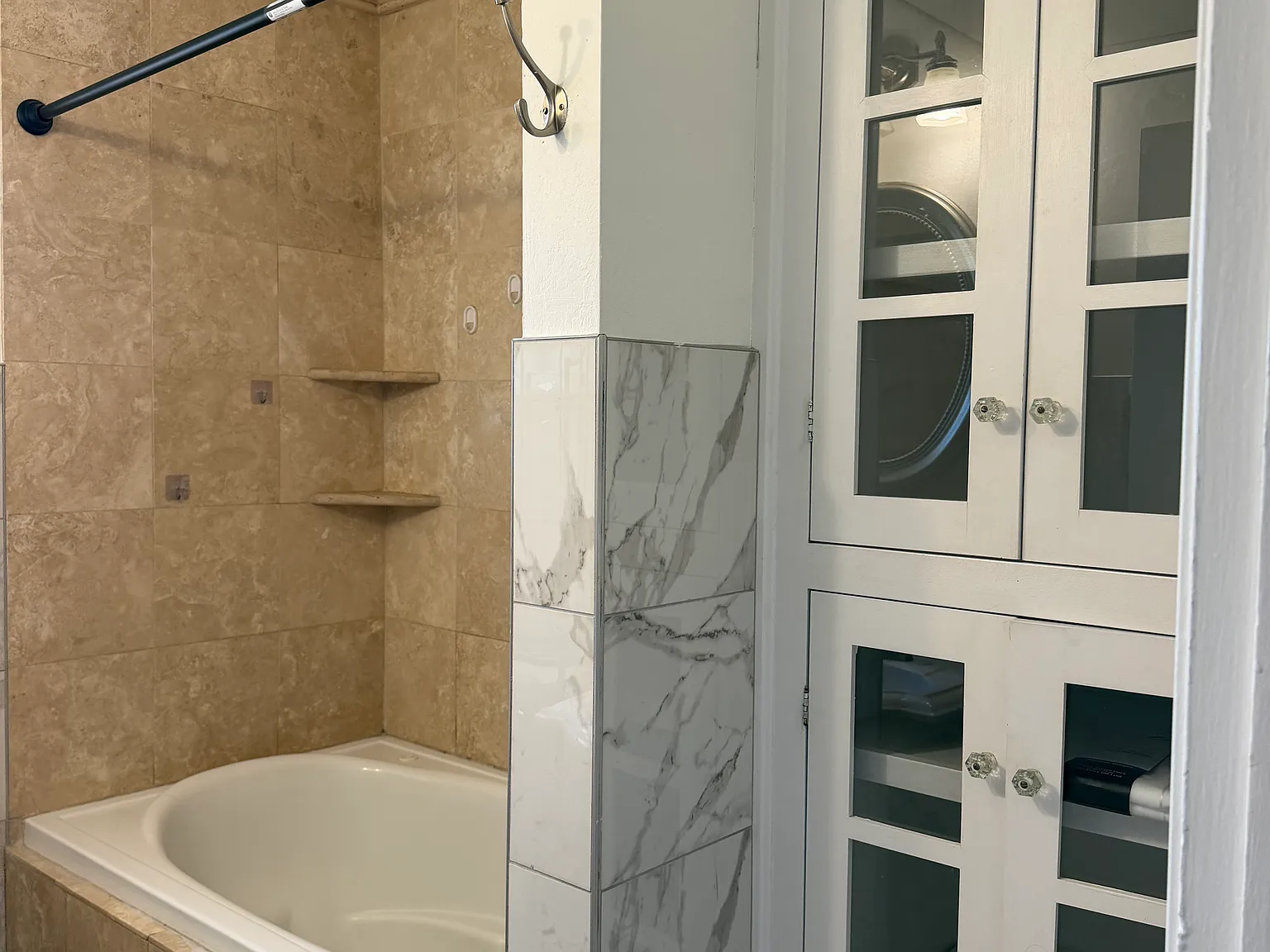 3 bed, 1300 sqft, $2,474 — Photo 4