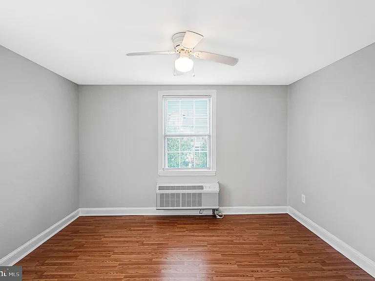 1808 W Abingdon Dr #301 — Photo 3