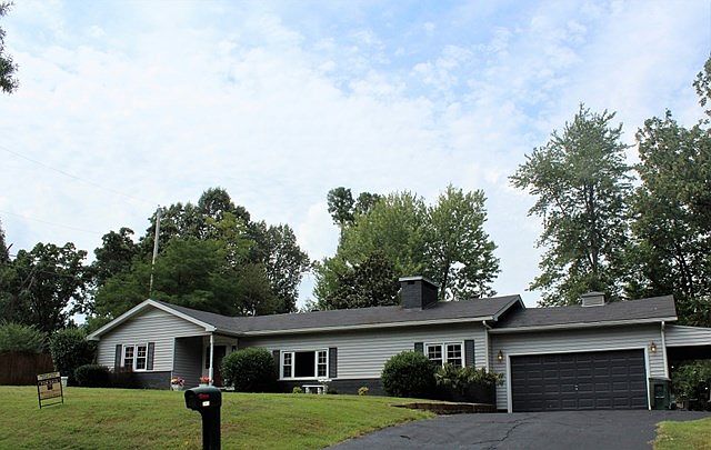 1st image of 145 Forest Ln