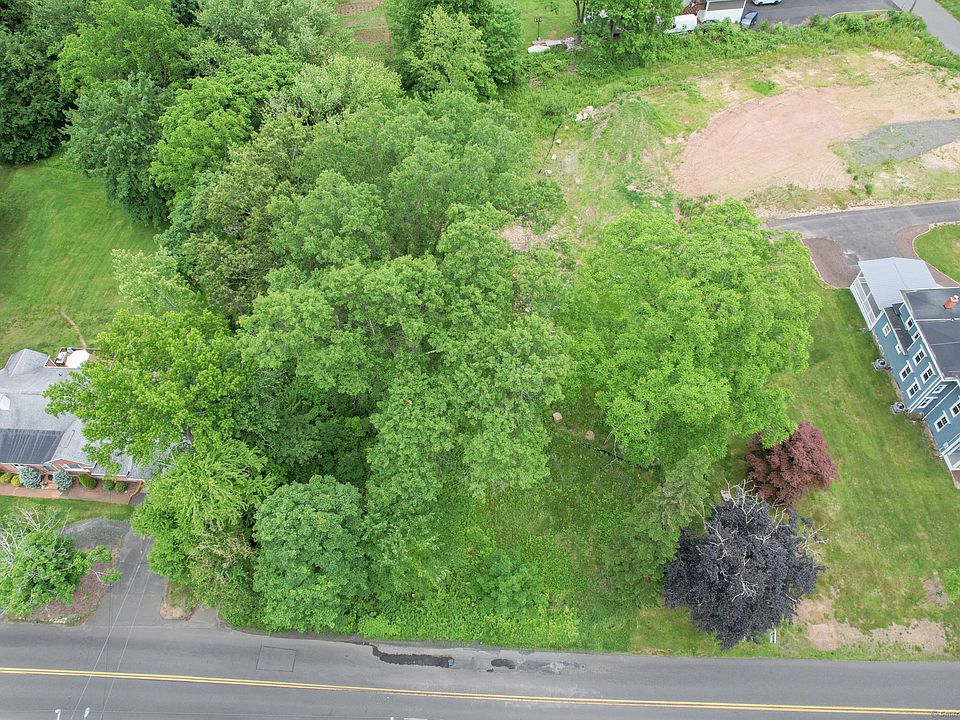 2nd image of 4 Upson Pl