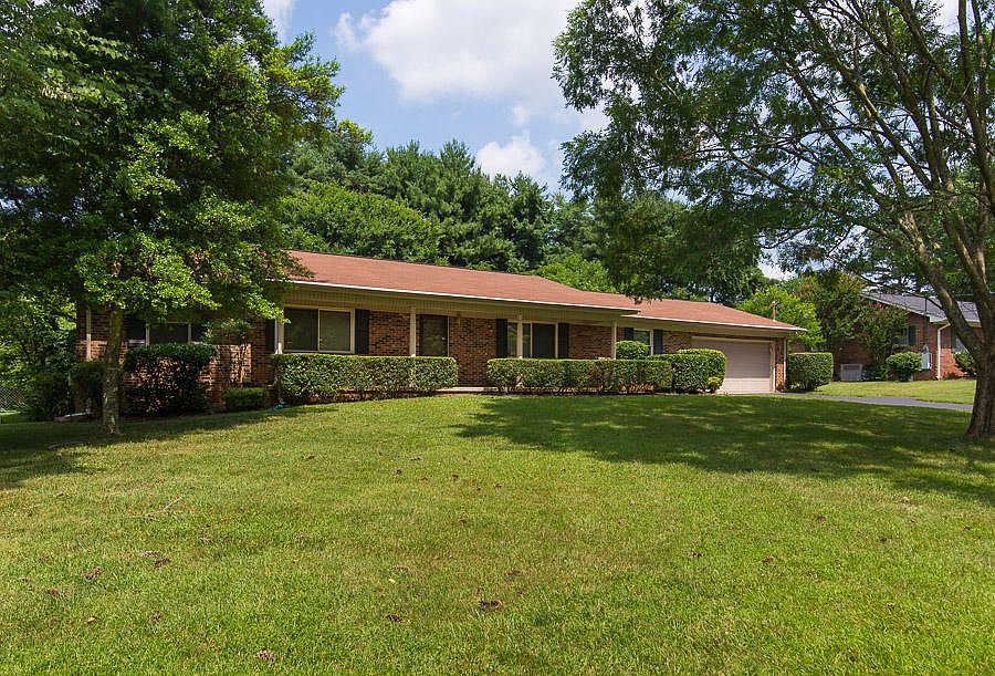 1st image of 857 Dorset Dr