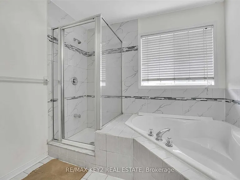 633 Caboto Trl — Photo 23