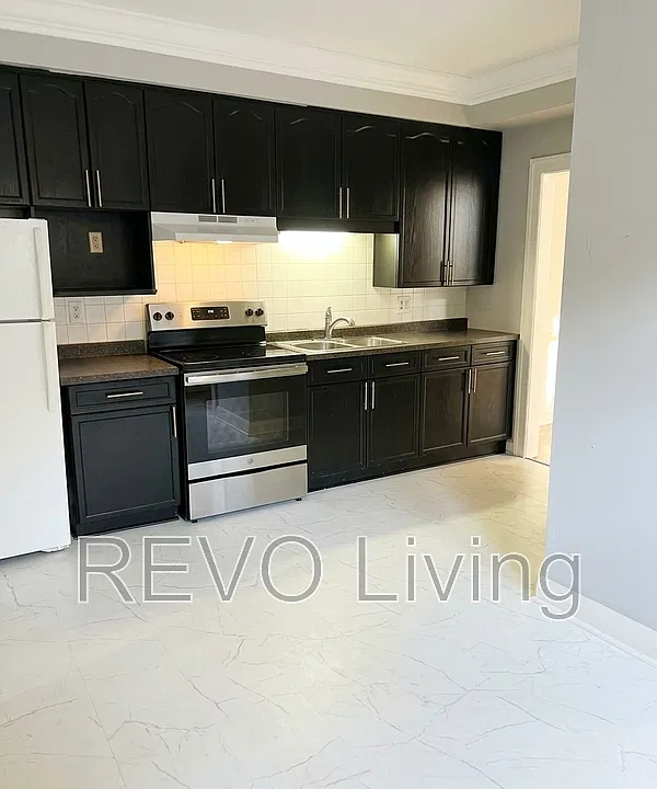 7 Centre St #9
