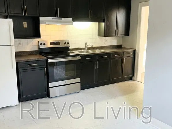 7 Centre St #9, Saint Catharines, ON L2R 3A6