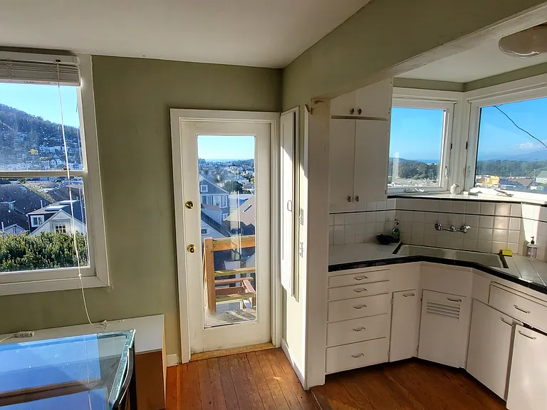 905 Ashbury St #5 — Photo 6