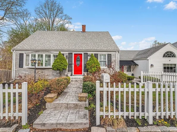1077 Pleasant St, Weymouth, MA 02189