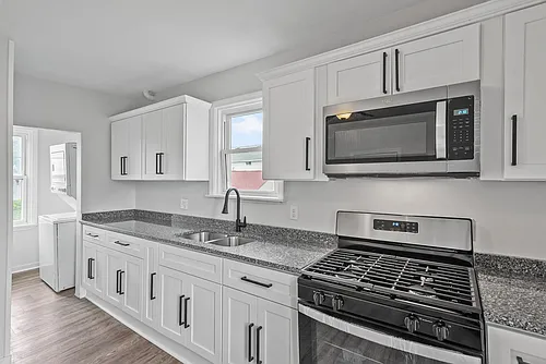 25 Amity St Photo 1