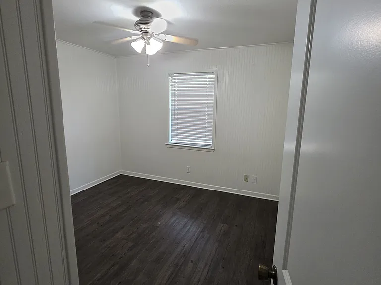 4207 Woodcrest Dr — Photo 8