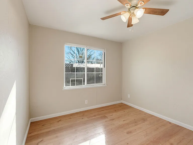 1008 Gemini Ct #2 — Photo 19