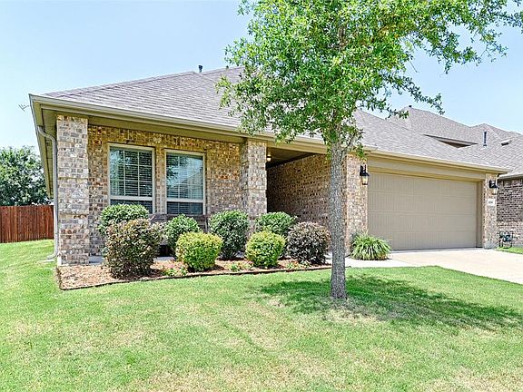 2nd image of 220 Noel Dr