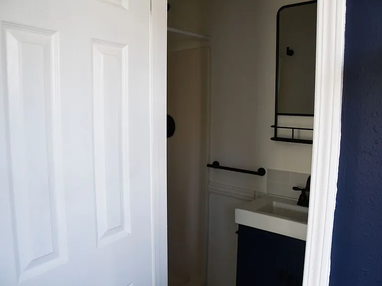 629 W Culver Ave — Photo 50