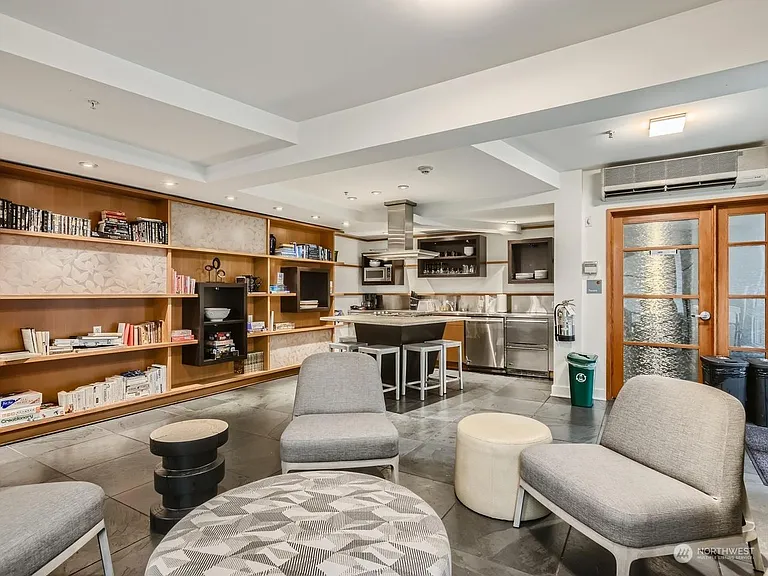 1410 E Pine St #W327 — Photo 14