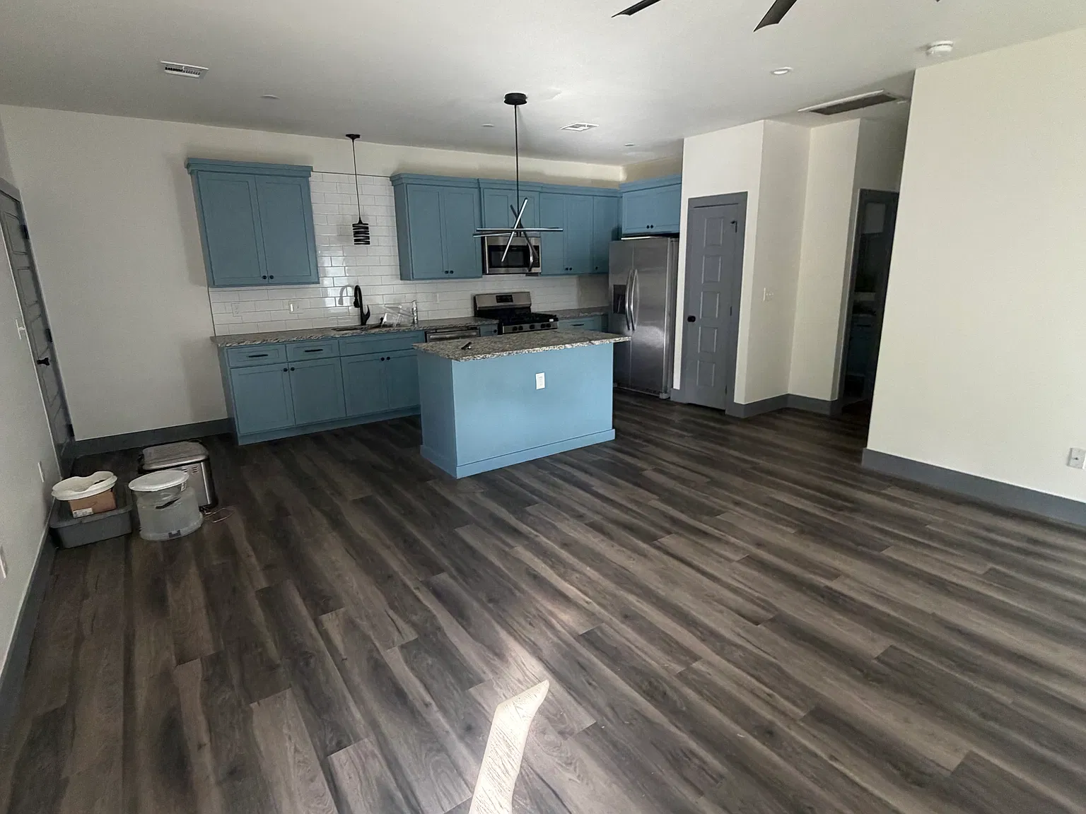 3 bed, 1250 sqft, $1,600 — Photo 2