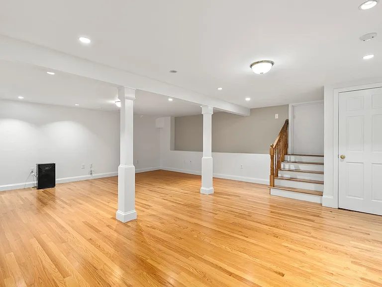 141 Westgate Rd — Photo 26