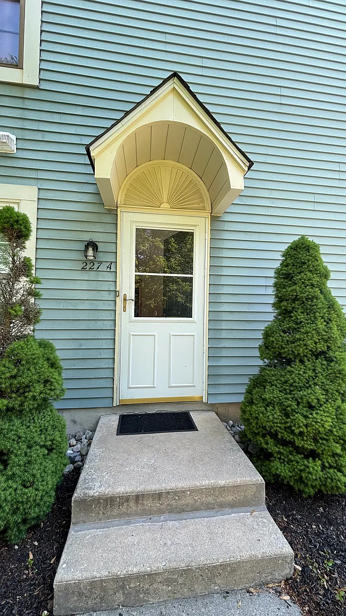 Building Photo - 227 Derry Hill Ct #227
