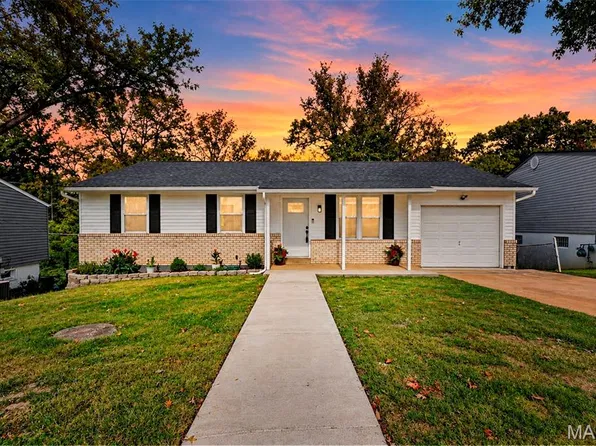4235 Martyridge Dr, Saint Louis, MO 63129