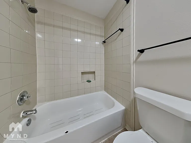 6128 Sidney St #B — Photo 15