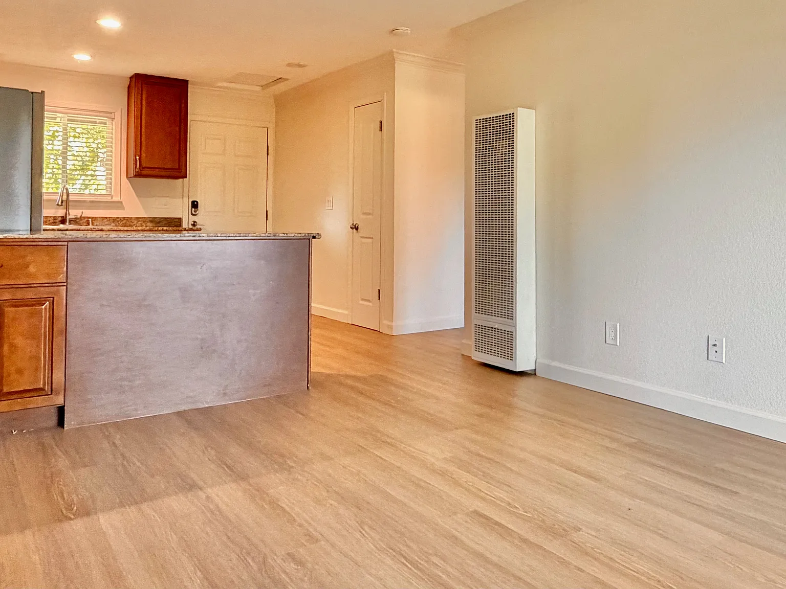 2 bed, 954 sqft, $2,550 — Photo 3