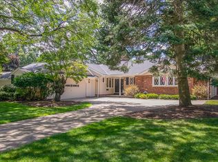 398 Saddler Rd, Bay Village, OH