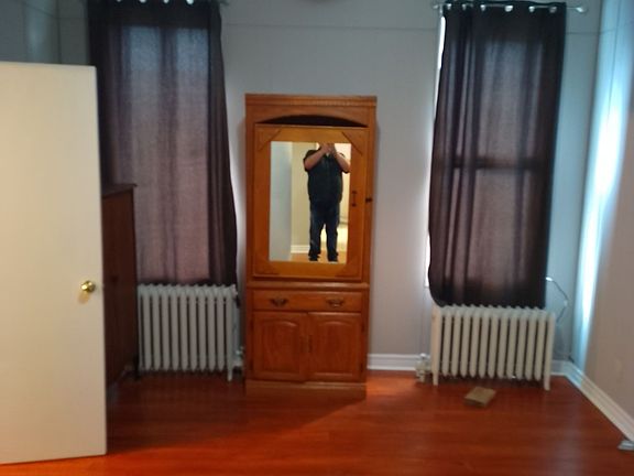 4th image of 26 Simcoe St N