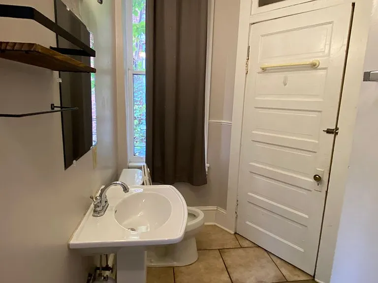 1263 W Cary St — Photo 9