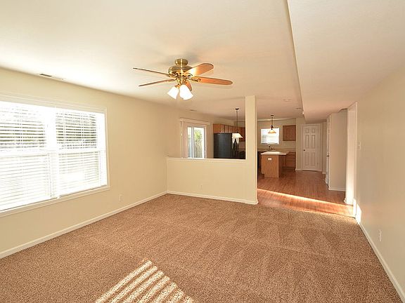 005_Family Room_10232015