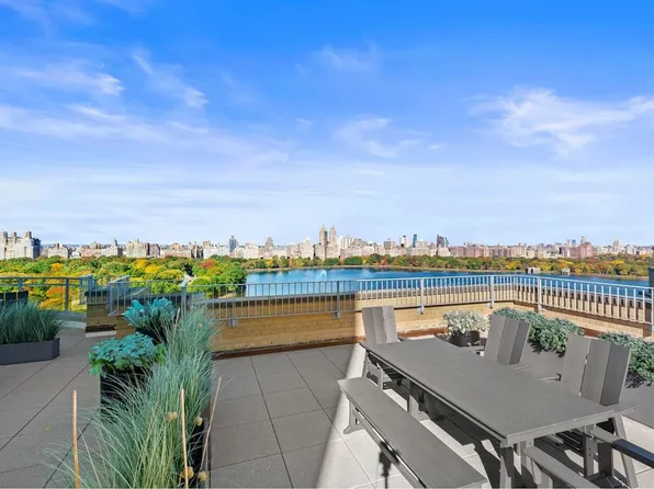 1050 5th Avenue image 13 of 13