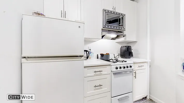 Rented by City Wide Apartments | media 9