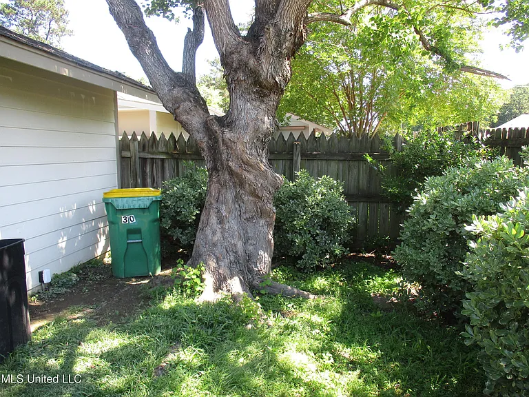 230 Bridgeford Blvd — Photo 15