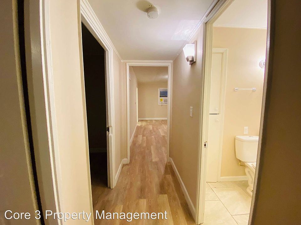 1st image of 4012 N Twelve Oaks Dr