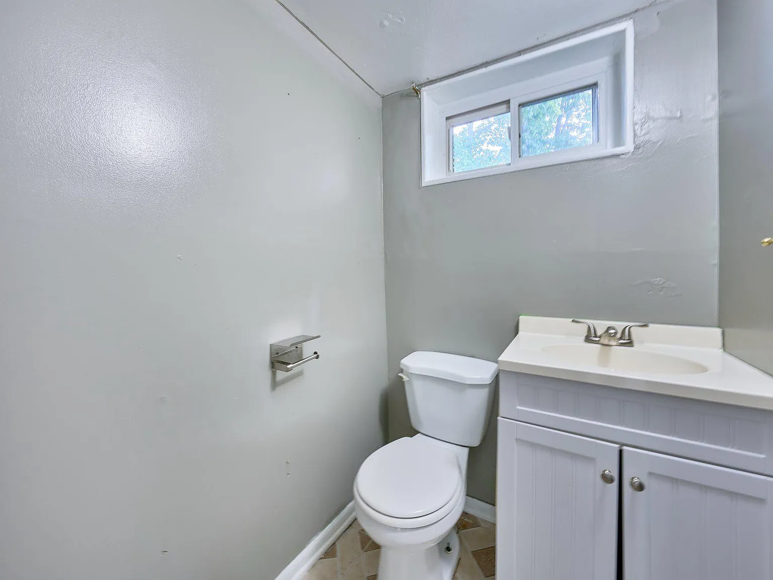 5 bed, 2070 sqft, $4,900 — Photo 3
