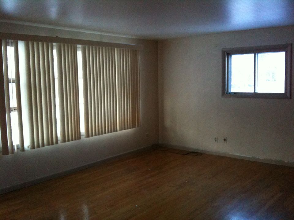 2nd image of 230 W Montgomery St