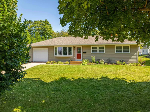 311 Maple Dr, Mount Horeb, WI 53572