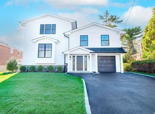 1956 Leonard Ln, Merrick, NY 11566