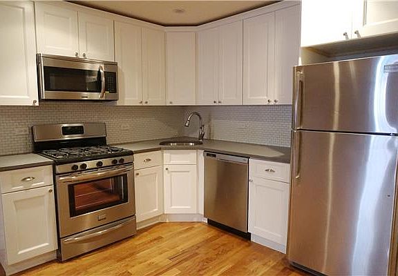 4th image of 1170 Dean St #Garden