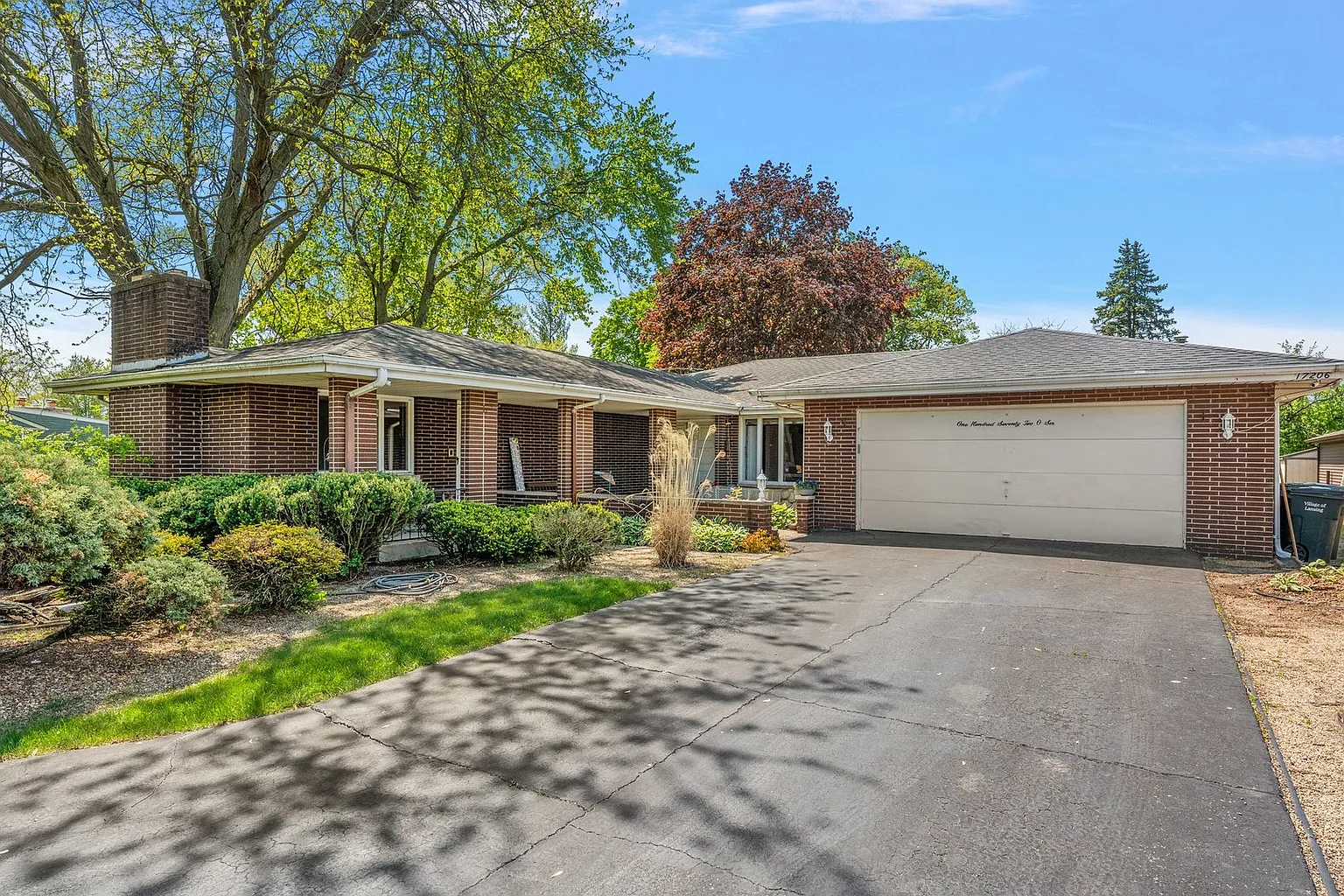 17206 Wentworth Ave photo 1