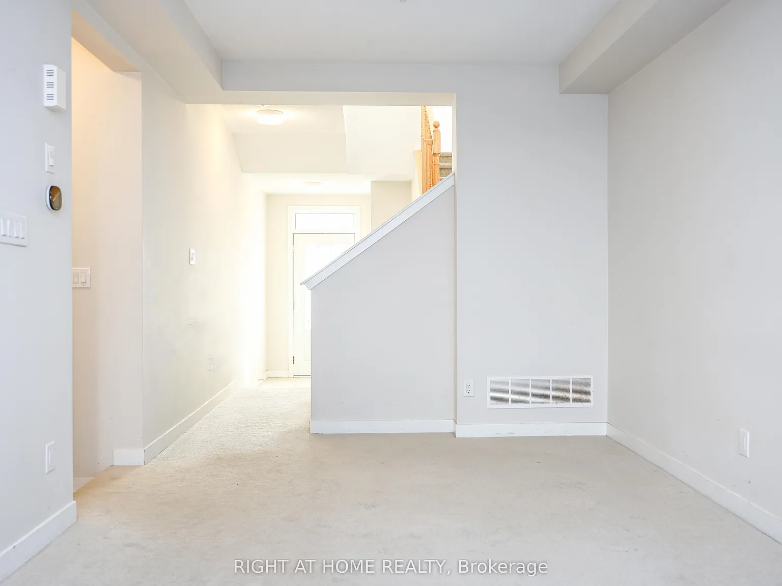 3 bed, $2,549 — Photo 2