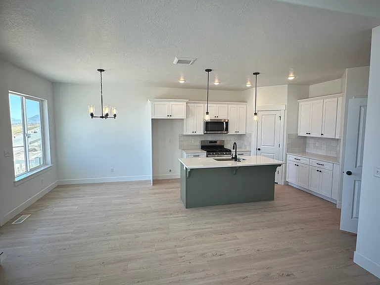 2776 N Blue Dawn Ln — Photo 2