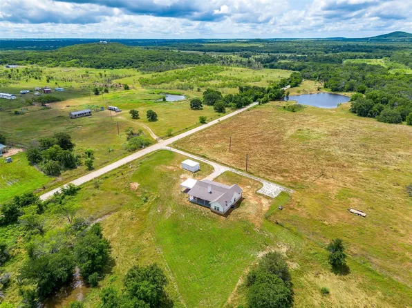 194 Reeves Rd, Jacksboro, TX 76458