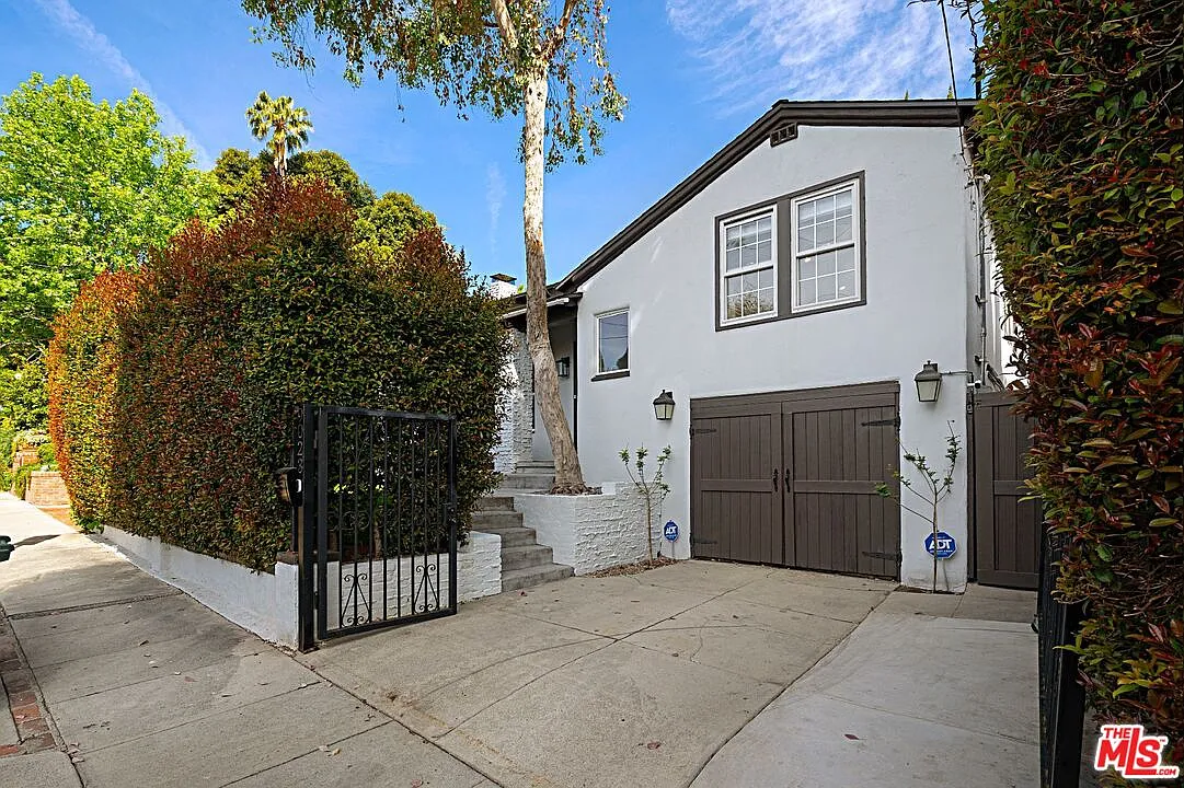 3 bed, 3.0 bath, 1761 sqft, $9,500 — Photo 1