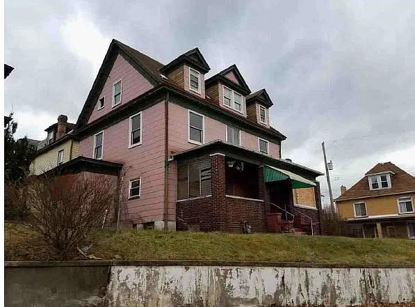 1202 Margaret St photo 1