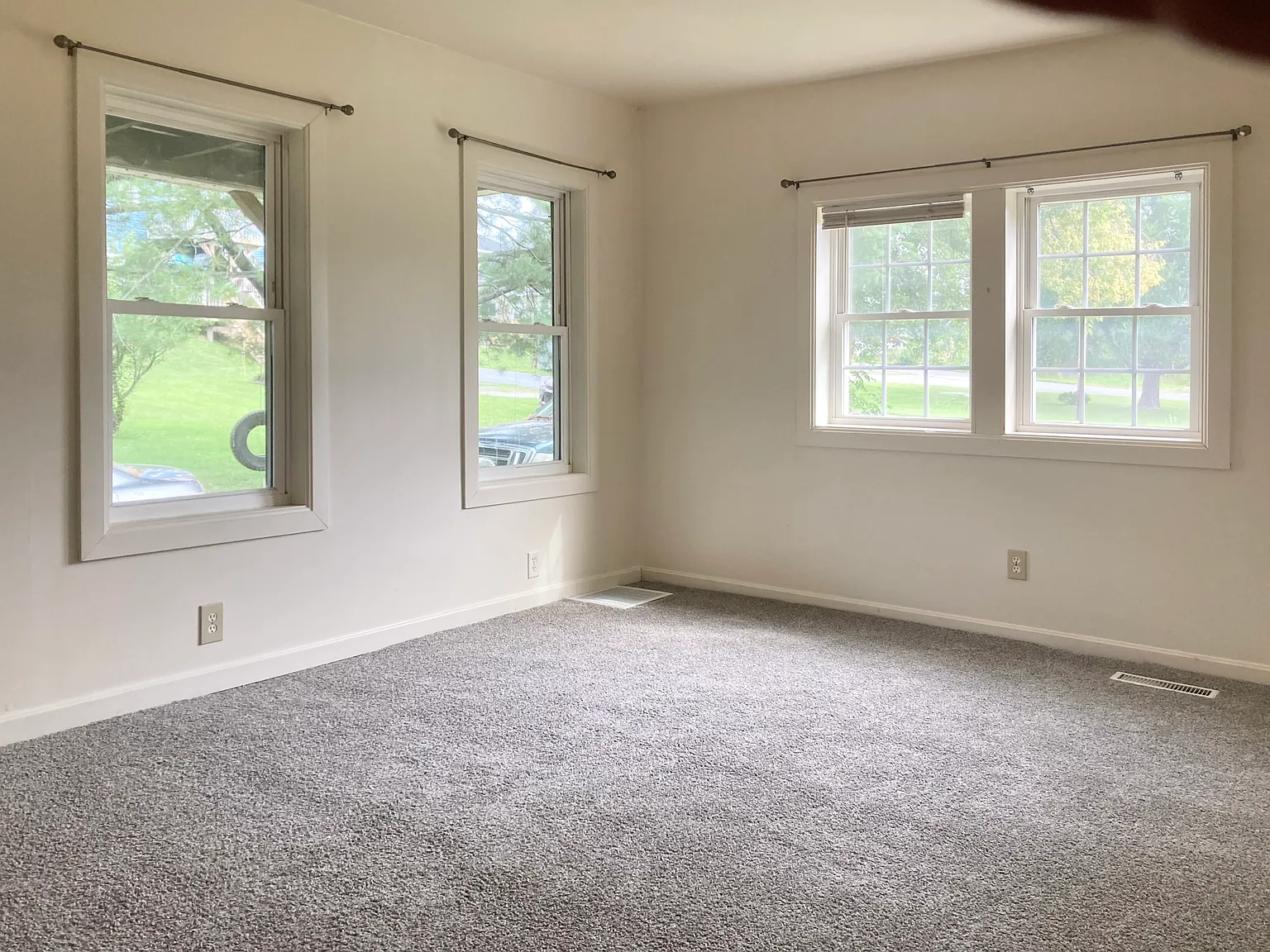 3 bed, $1,500 — Photo 4