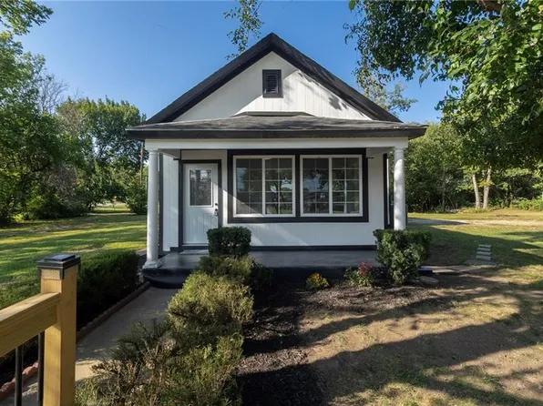 134 Stewart Ave, Kansas City, KS 66101